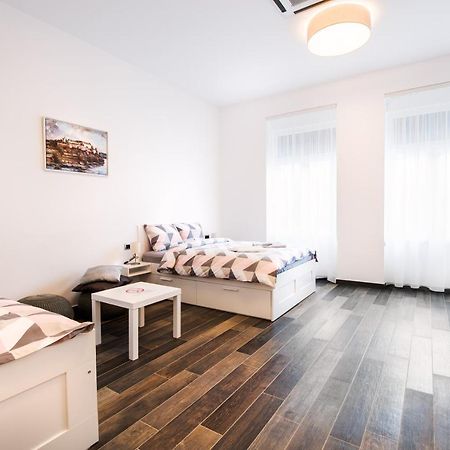 Apartmani Sterija Новий Сад Екстер'єр фото